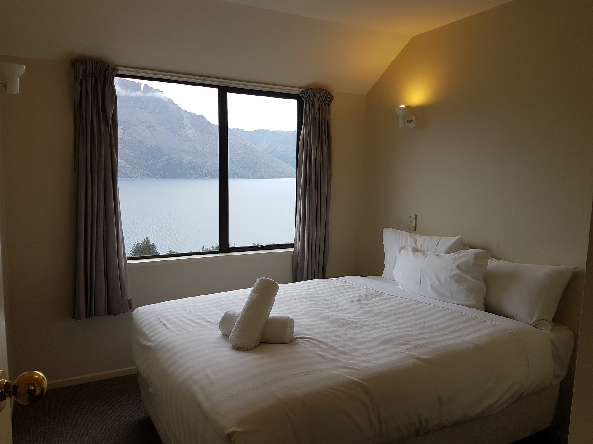 Queenstown Lakeview Holiday Home-5Mins To Town Zewnętrze zdjęcie